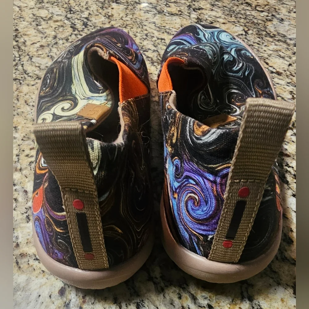 UIN Women's Art Painted Travel Shoes, in the "Starry Night Swirl" Size 9 - Picture 7 of 11